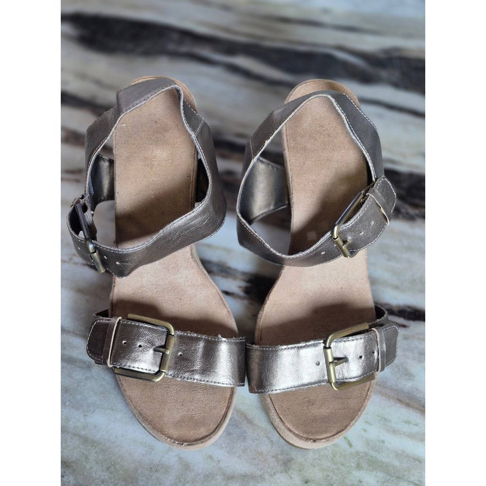 Aerosoles Mega Plush Bronze Metallic Cork Wedge Sandals Size 9.5M Vacation Boho - Picture 3 of 11